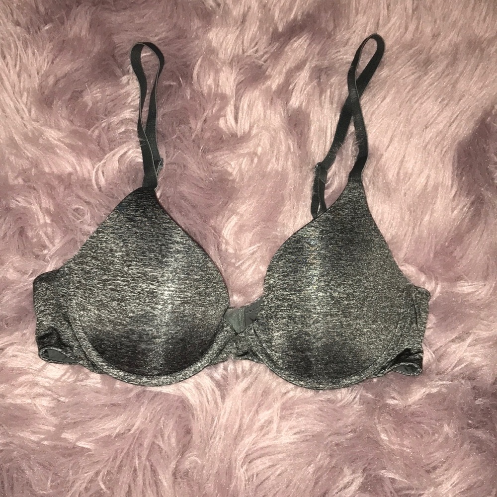 Victoria Secrets Semi Demi bra